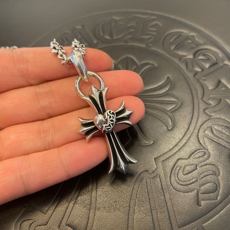 Ch*0me He**ts necklaces